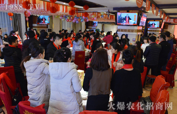 美的時(shí)光在火爆,青春亦無(wú)悔!