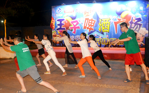 Ӣ������չ�F(xi��n)���~���(sh��)���_����ҹ���@�𱬾�����