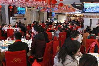 ���}�������ϔ[���𱬼��˱M�����g��ζ��